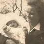 Etelka néni Juditkával.Osztopán 1947