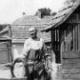 Egyes járom Márton István 81 éves, volt kepésgazda kezében.